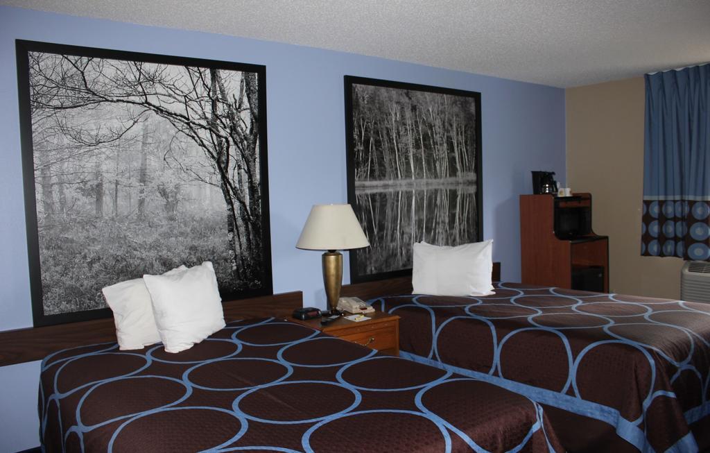 Hotel Super 8 By Wyndham Adrian Exteriér fotografie